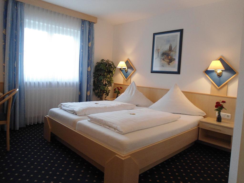 Hotel Hutzenthaler Bruckberg Екстериор снимка